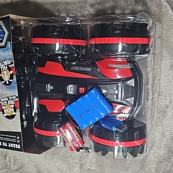 AMPHIBIOUS RADIO CONTROL 4WD 8+ - Picture 10 of 10